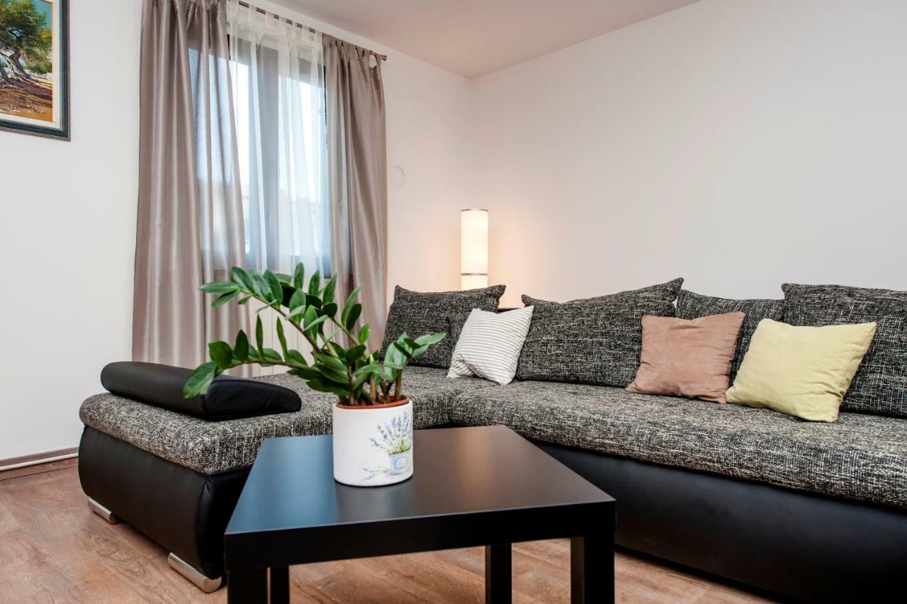 Nika Appartement *