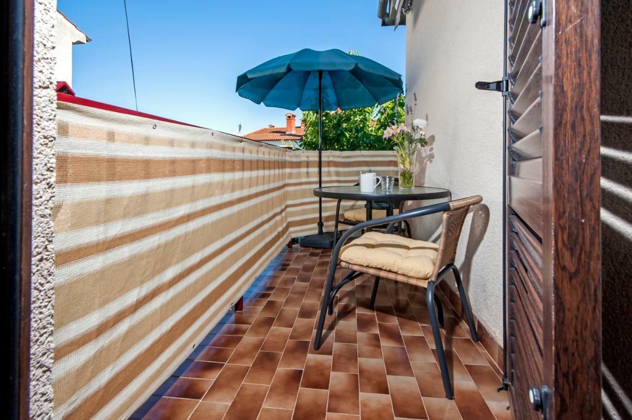 Apartma Nika *