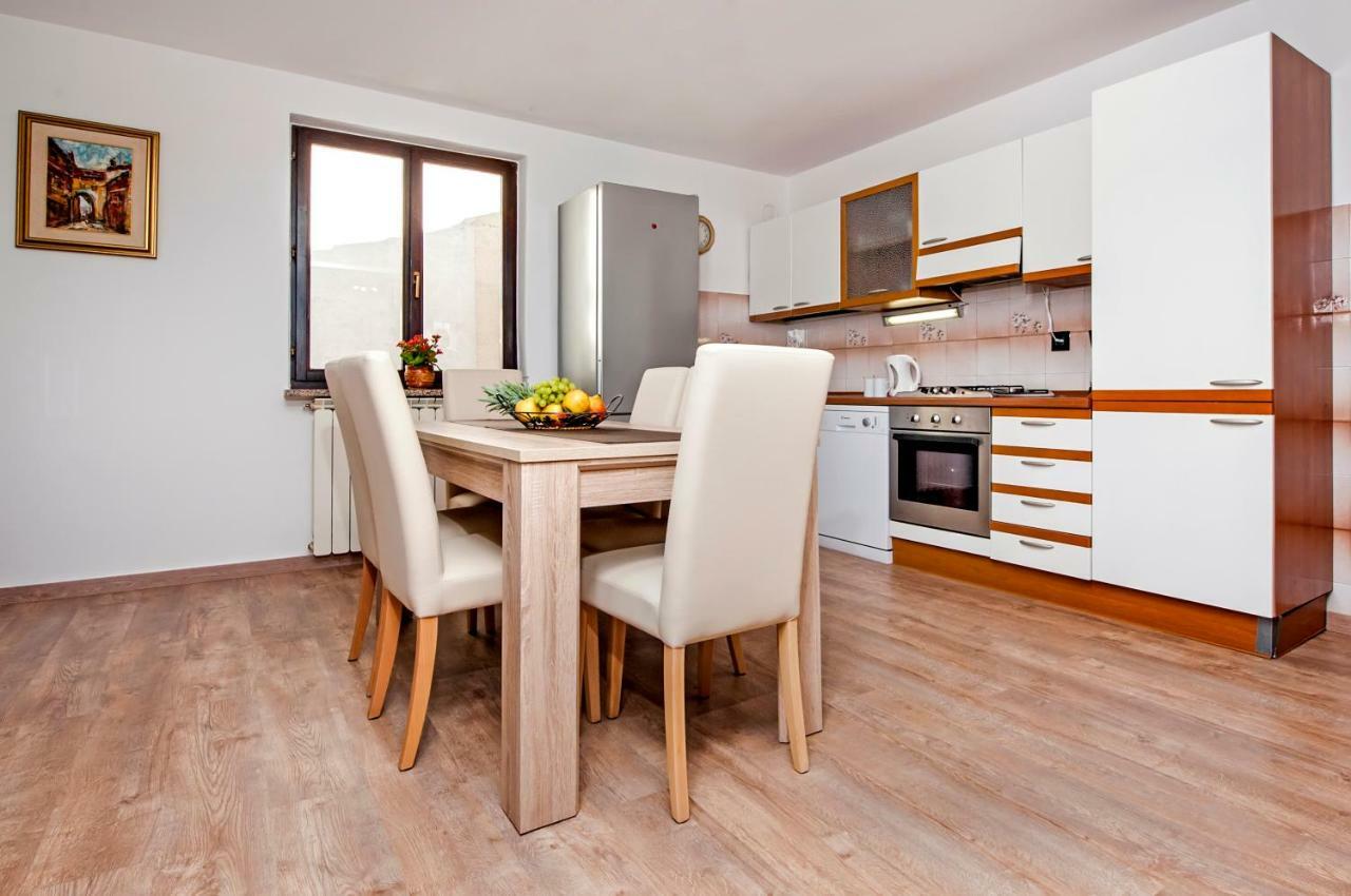 Nika Apartma
